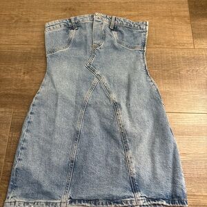 Zara Women’s Light Blue Denim strapless dress
